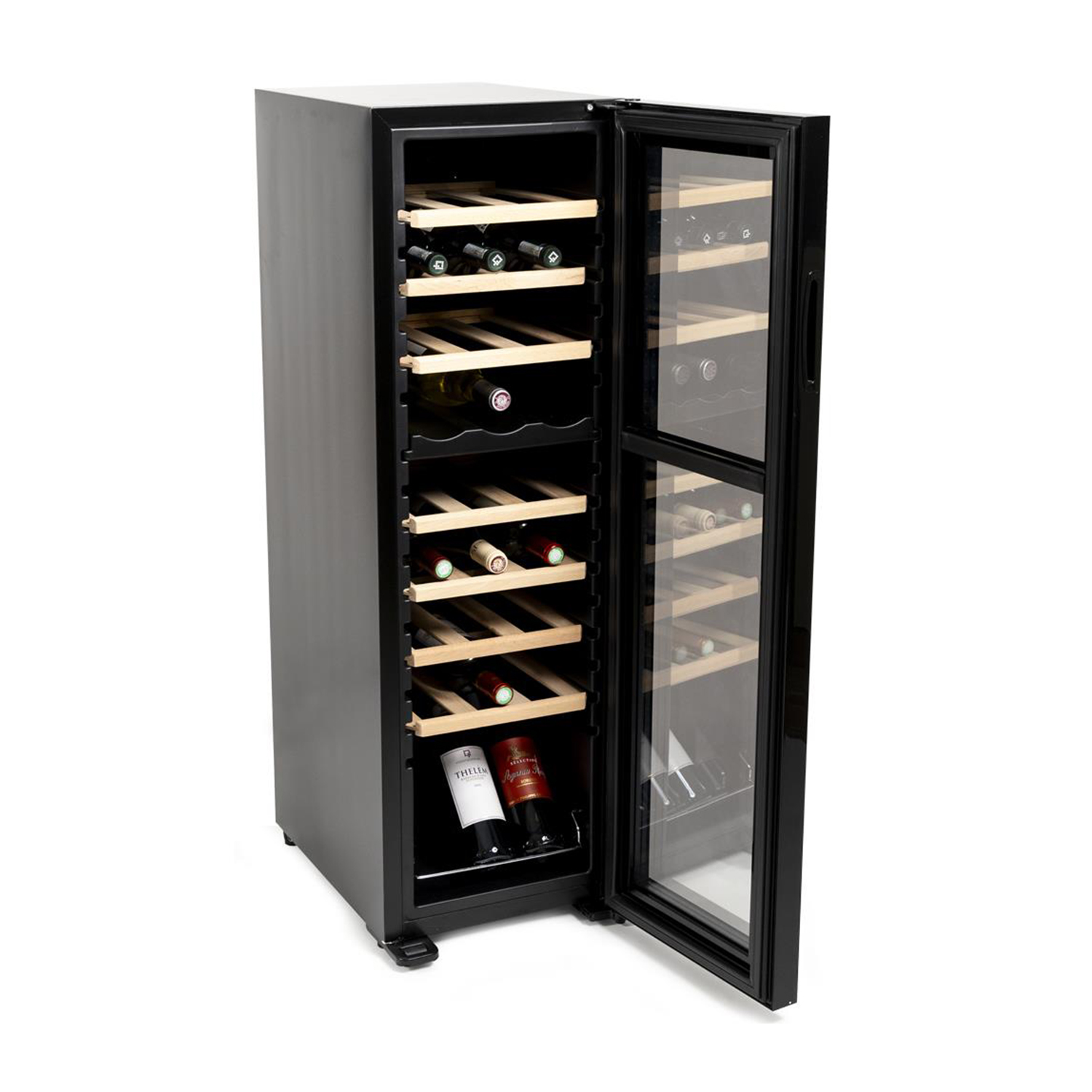 Cantinetta nera con porta aperta, che mostra bottiglie di vino su ripiani in legno.