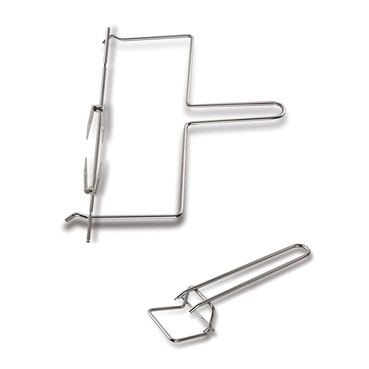 Accessori per girarrosto in acciaio inossidabile su sfondo bianco. Include un manico e una forchetta.