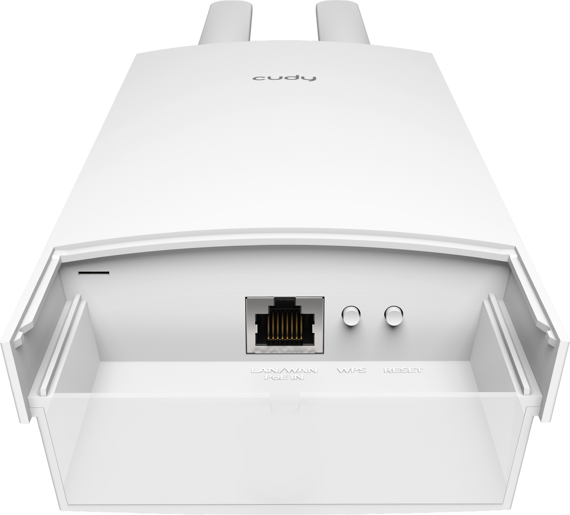 Fehér Cudy router. Felülnézet antennákkal. Port, WPS és reset gombok láthatók.