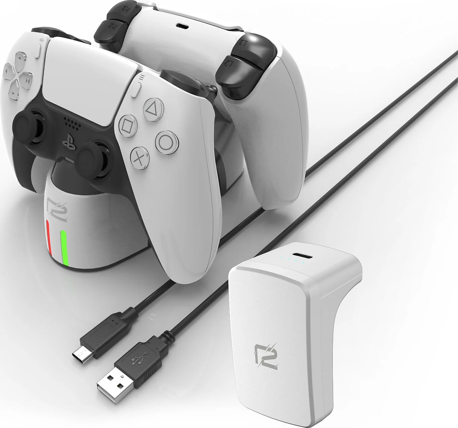 Manettes PlayStation blanches sur une station de charge, avec une unité de charge séparée et des câbles.