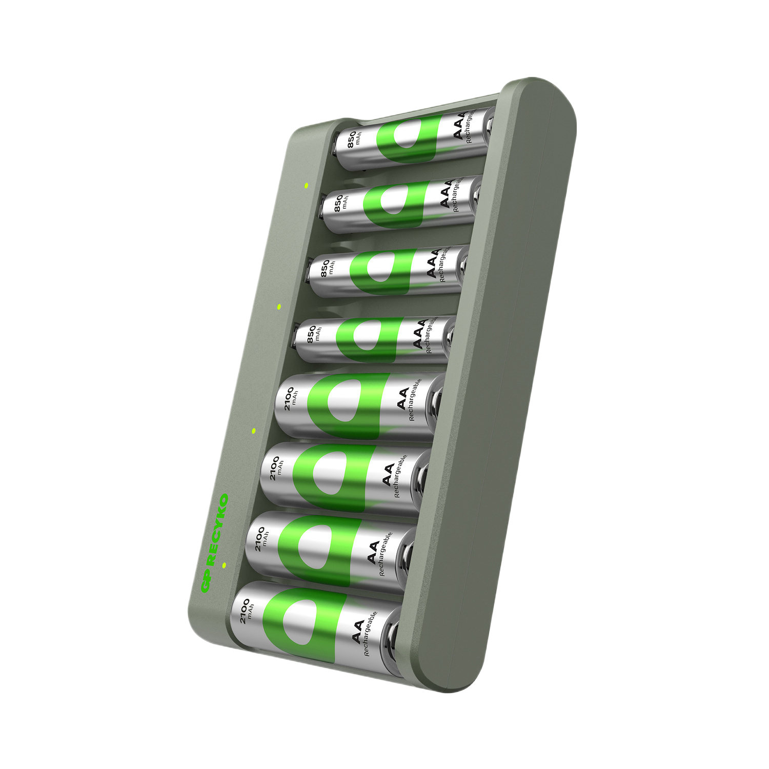 Batterijlader. Grijze behuizing, en batterijen erin met groen-witte labels. Op een witte achtergrond.