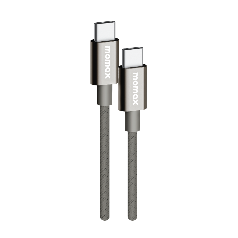 Momax USB-C kabloları, gri. Yan yana iki kablo, gümüş USB-C başlıklarla.
