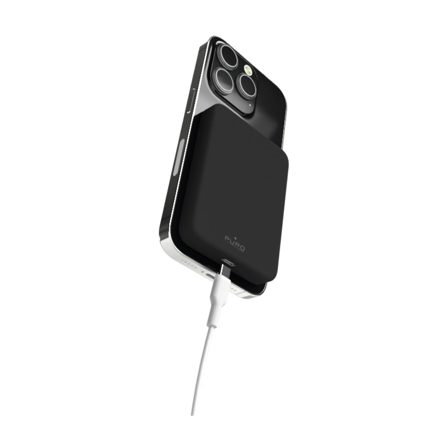 Un telefono nero con una custodia di ricarica nera, cavo di ricarica bianco collegato, isolato su bianco.