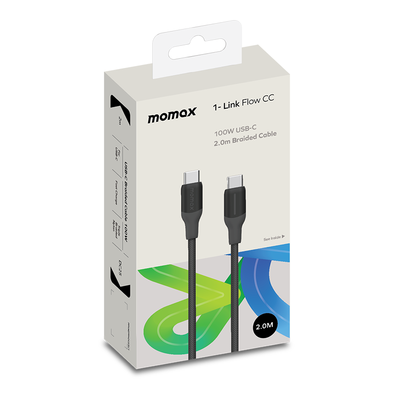 USB-C kabloları olan bir kablo kutusu. Kutu beyaz, metin ve momax logosu ile. Arka plan siyahtır.