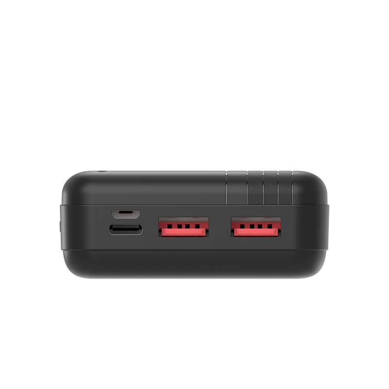 İki kırmızı USB bağlantı noktası ve bir USB-C bağlantı noktası olan siyah güç bankası.