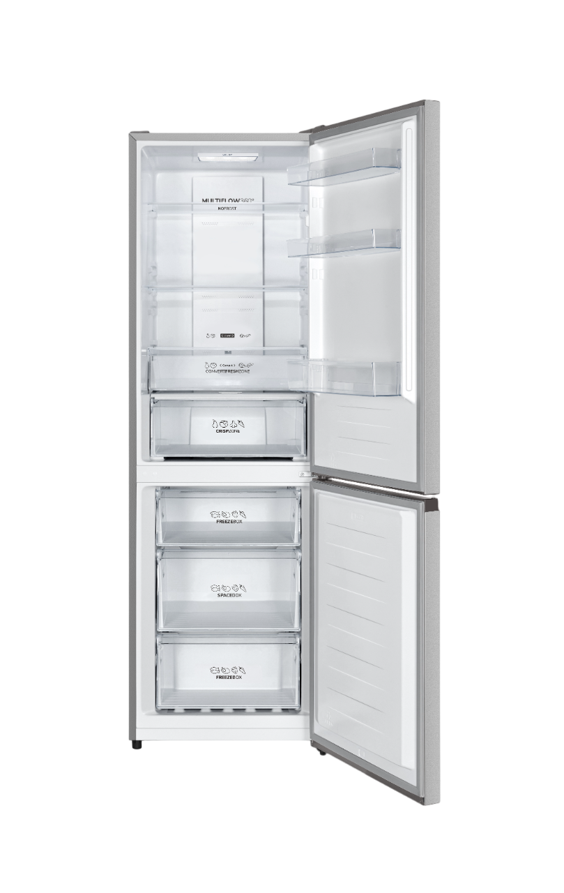 Offener Kühlschrank mit Regalen, Schubladen und sichtbarem Inhalt. Innen beleuchtet.