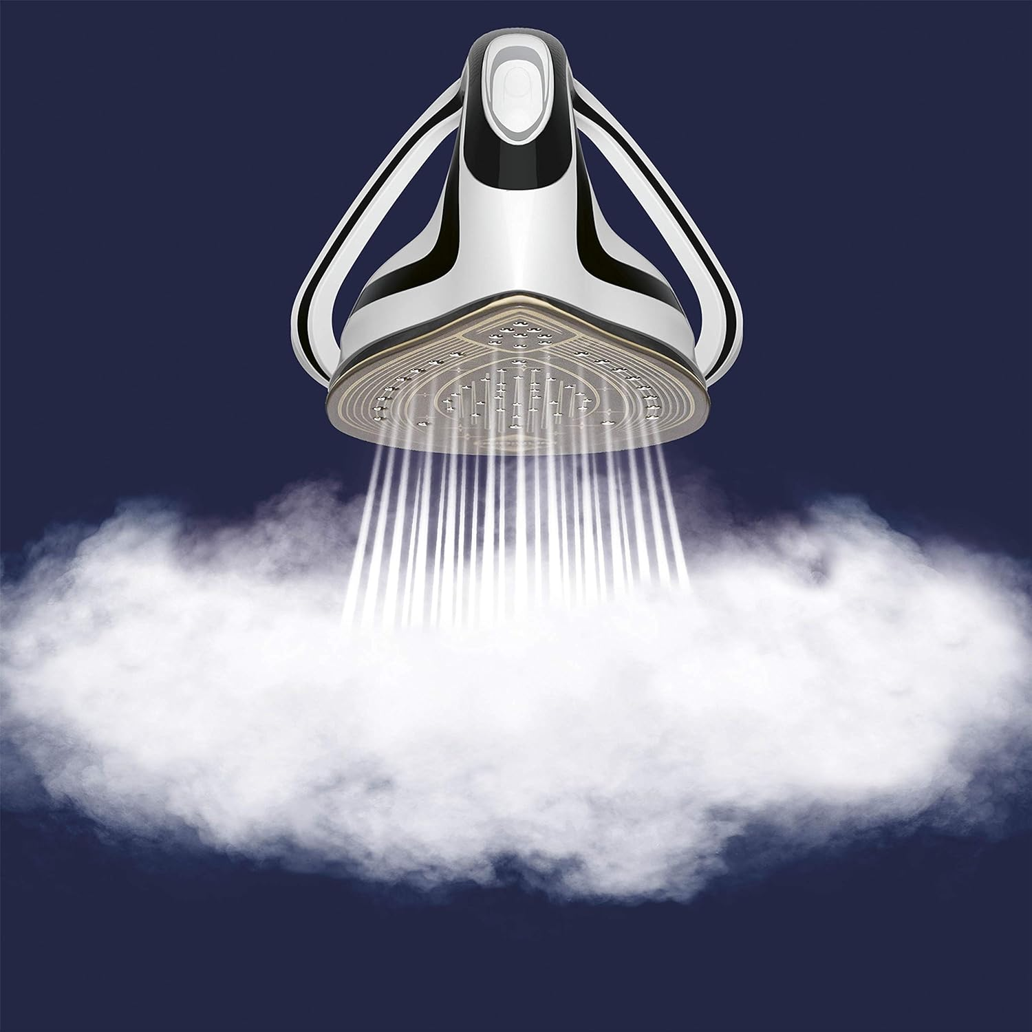 Biała i czarna głowica prysznicowa, rozpylająca parę na ciemnoniebieskim tle.