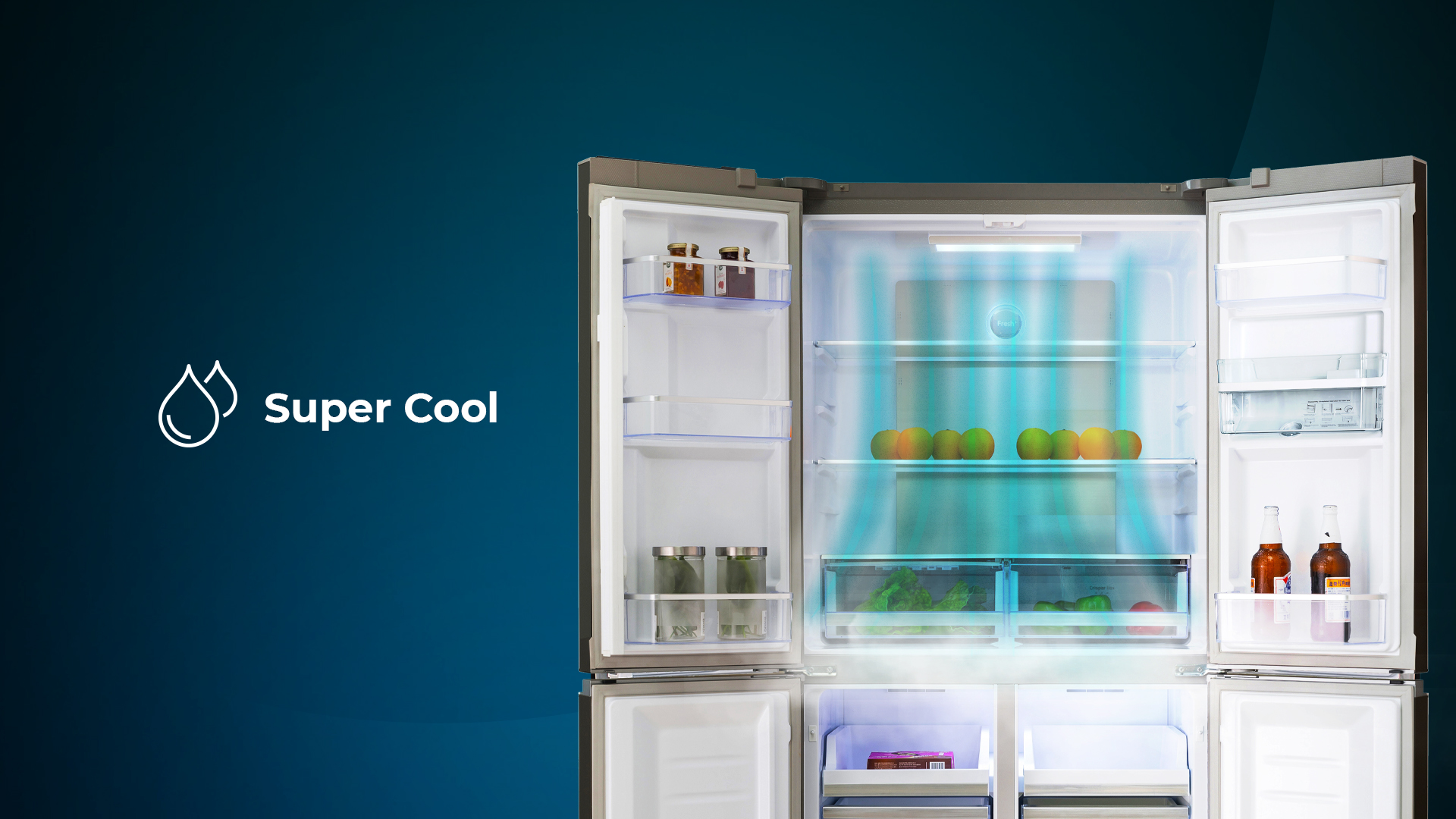 Nevera con puertas abiertas, estantes con comida, texto "Super Cool", fondo azul.