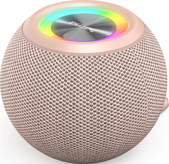 Haut-parleur sphérique. Le dessus a un anneau lumineux coloré. Corps en maille rose. Fond blanc.