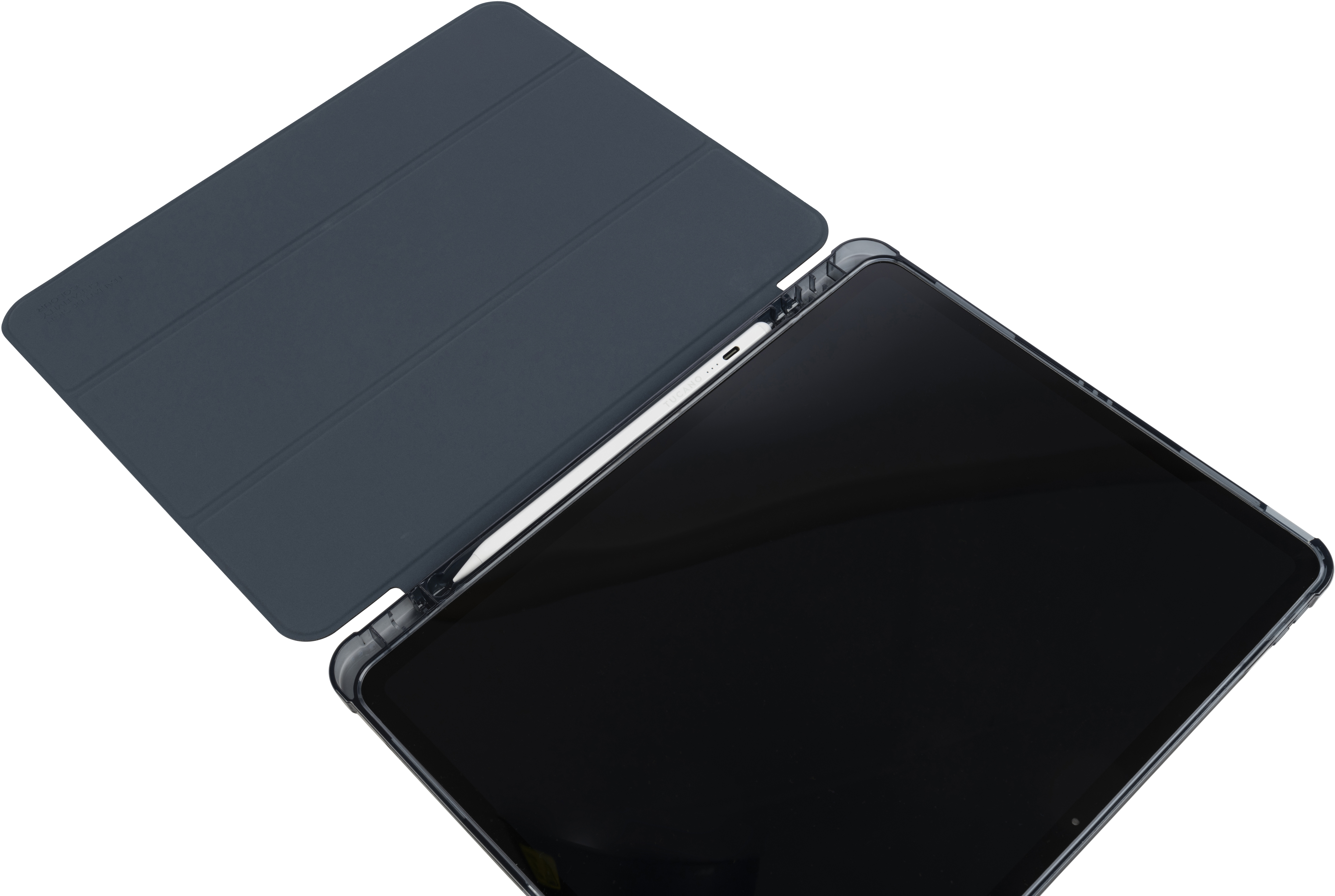 Tablet mit dunkelblauem Cover, geöffnet. Ein weißer Stift liegt auf dem Tablet.