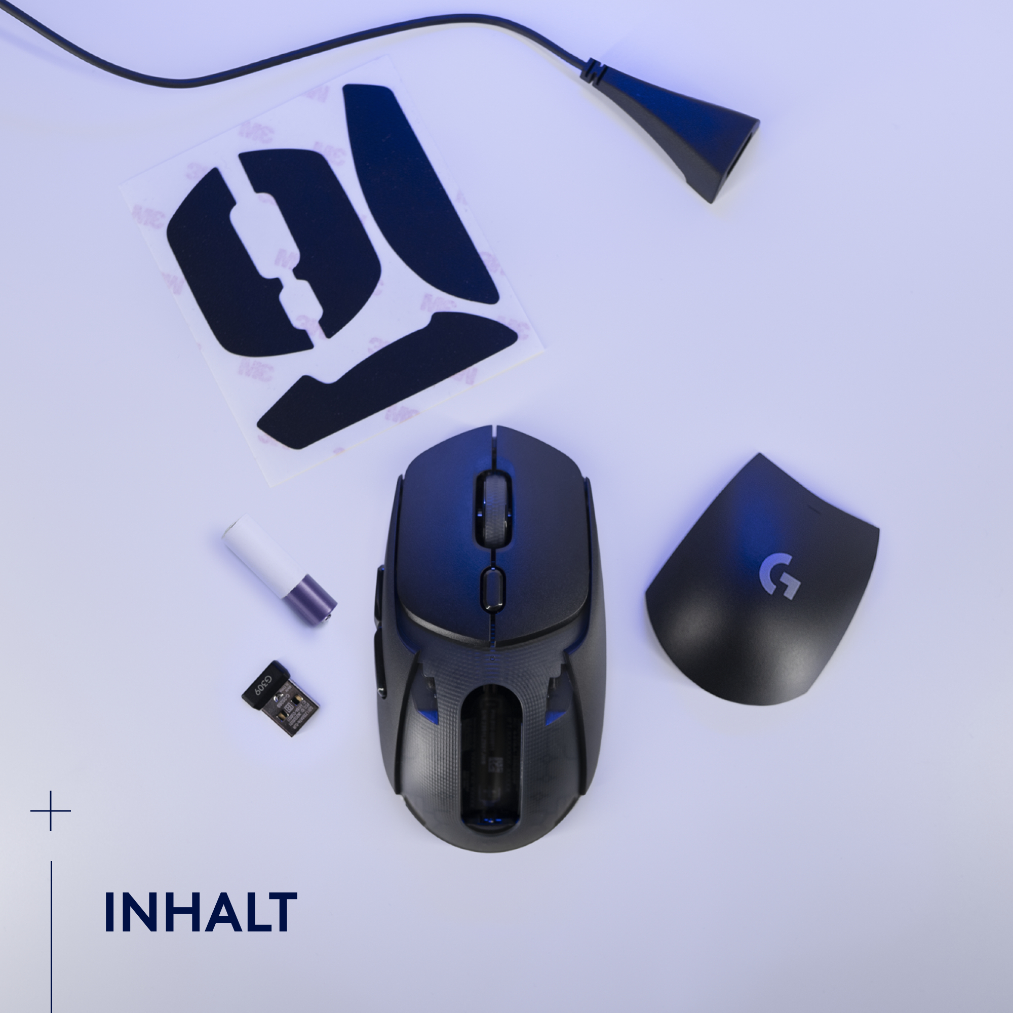 Schwarze Maus mit Zubehör. Enthält Mauspads, einen Dongle und eine schwarze Rückplatte.