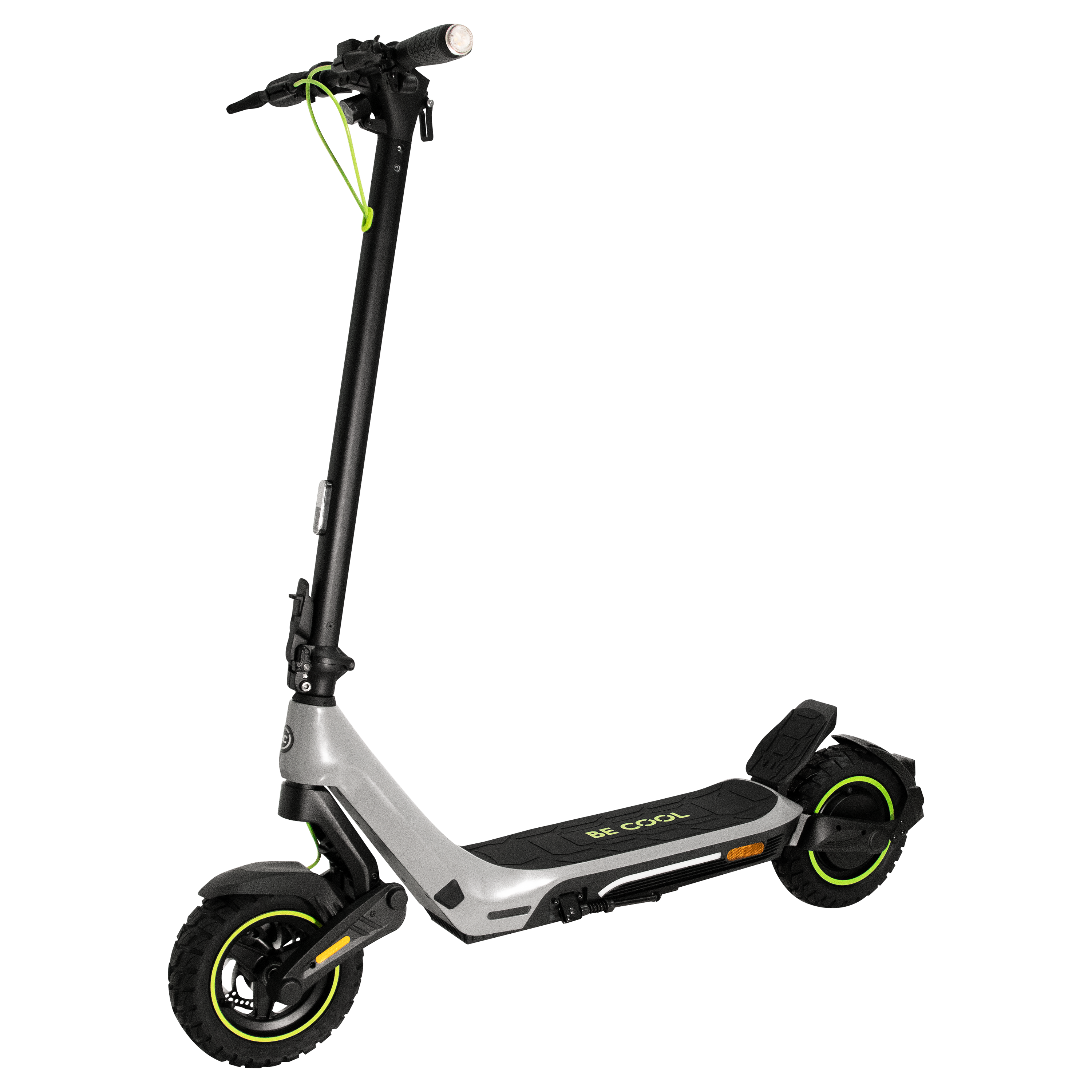 Ein grau-schwarzer Elektroroller auf schwarzem Hintergrund.