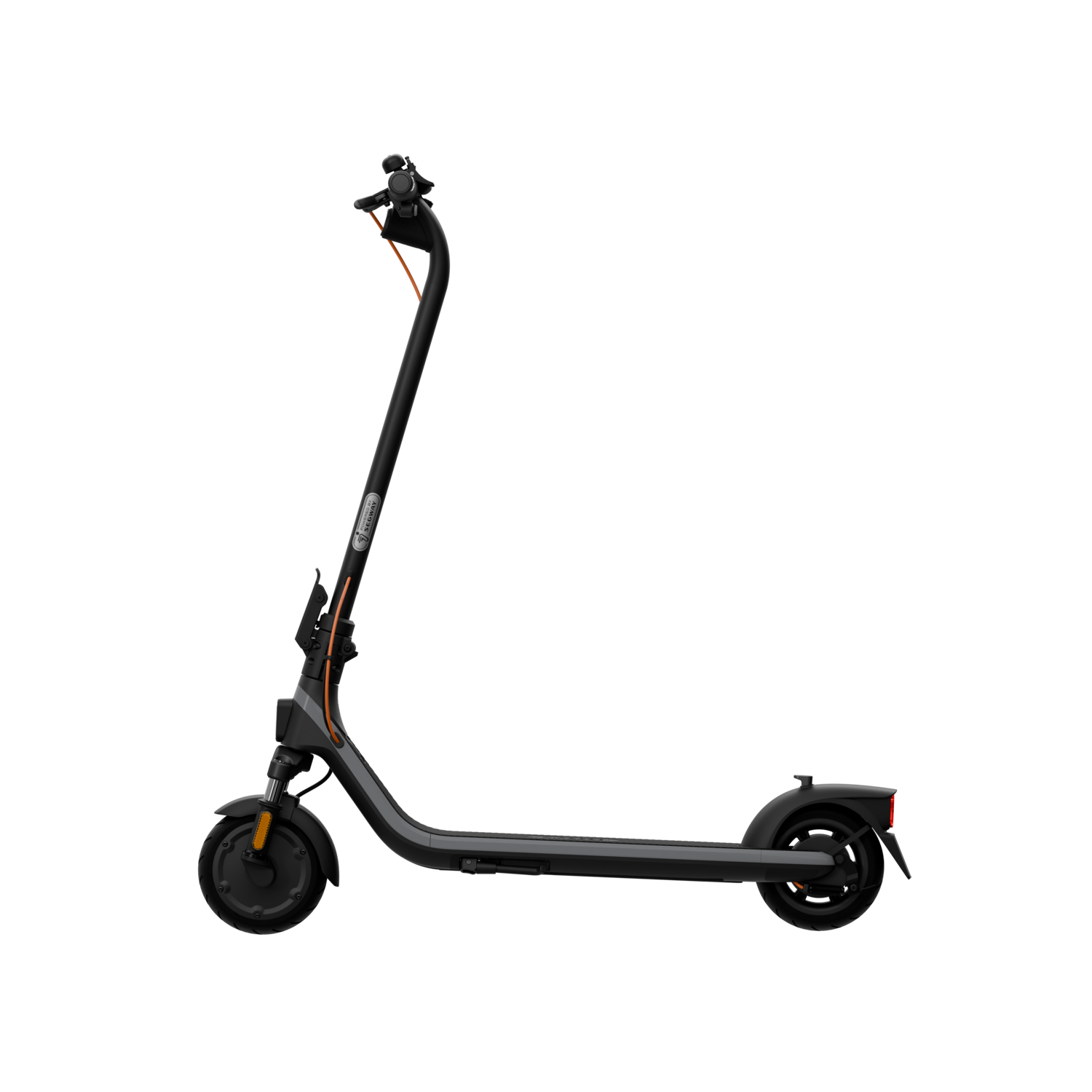 Zwarte elektrische scooter op zwarte achtergrond. Heeft oranje accenten op de stuurpen.