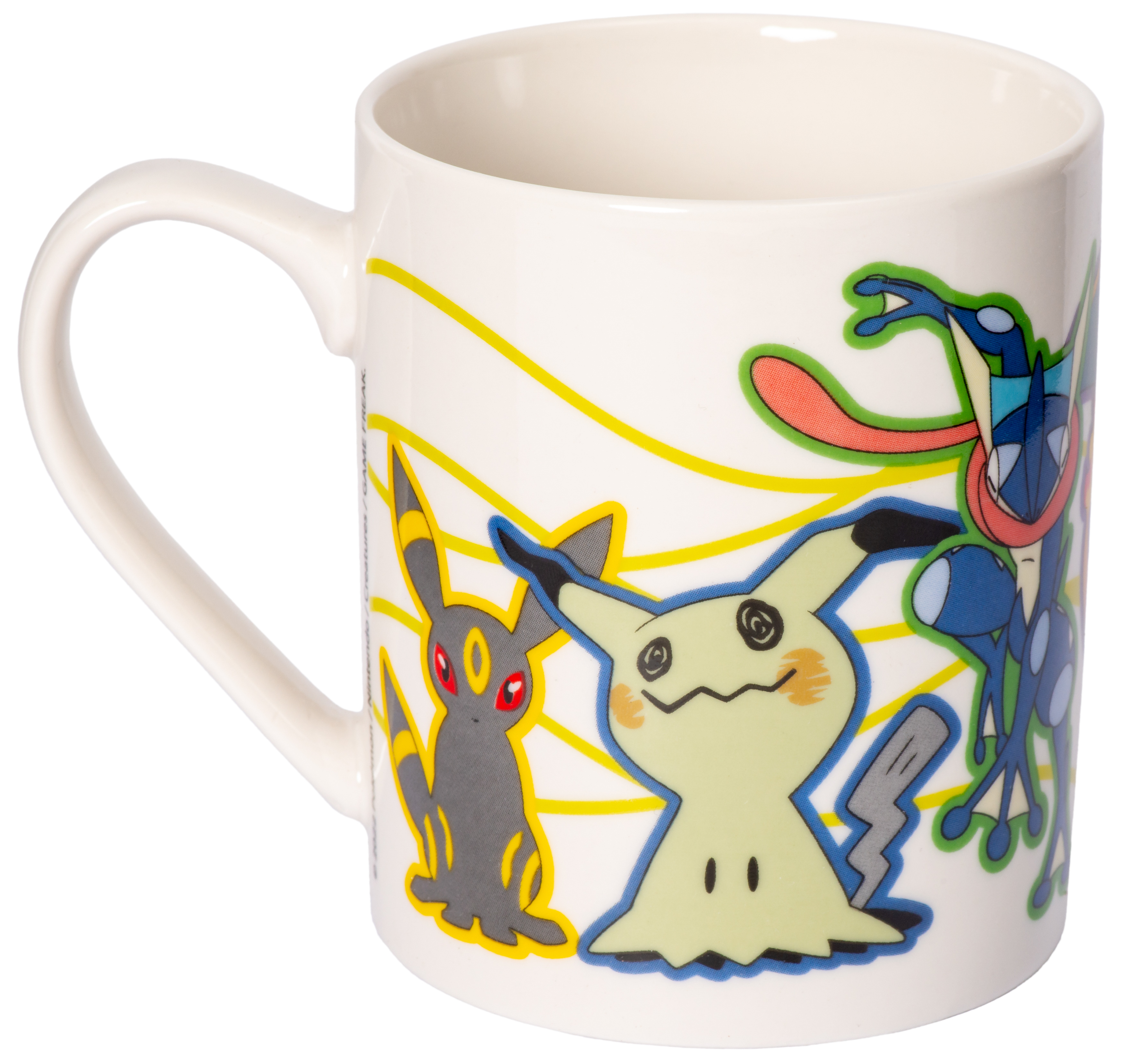 Weißer Becher mit Pokémon-Charakteren. Enthält Umbreon, Mimikyu und Greninja. Gelbe Wellenlinien auf weißem Hintergrund.