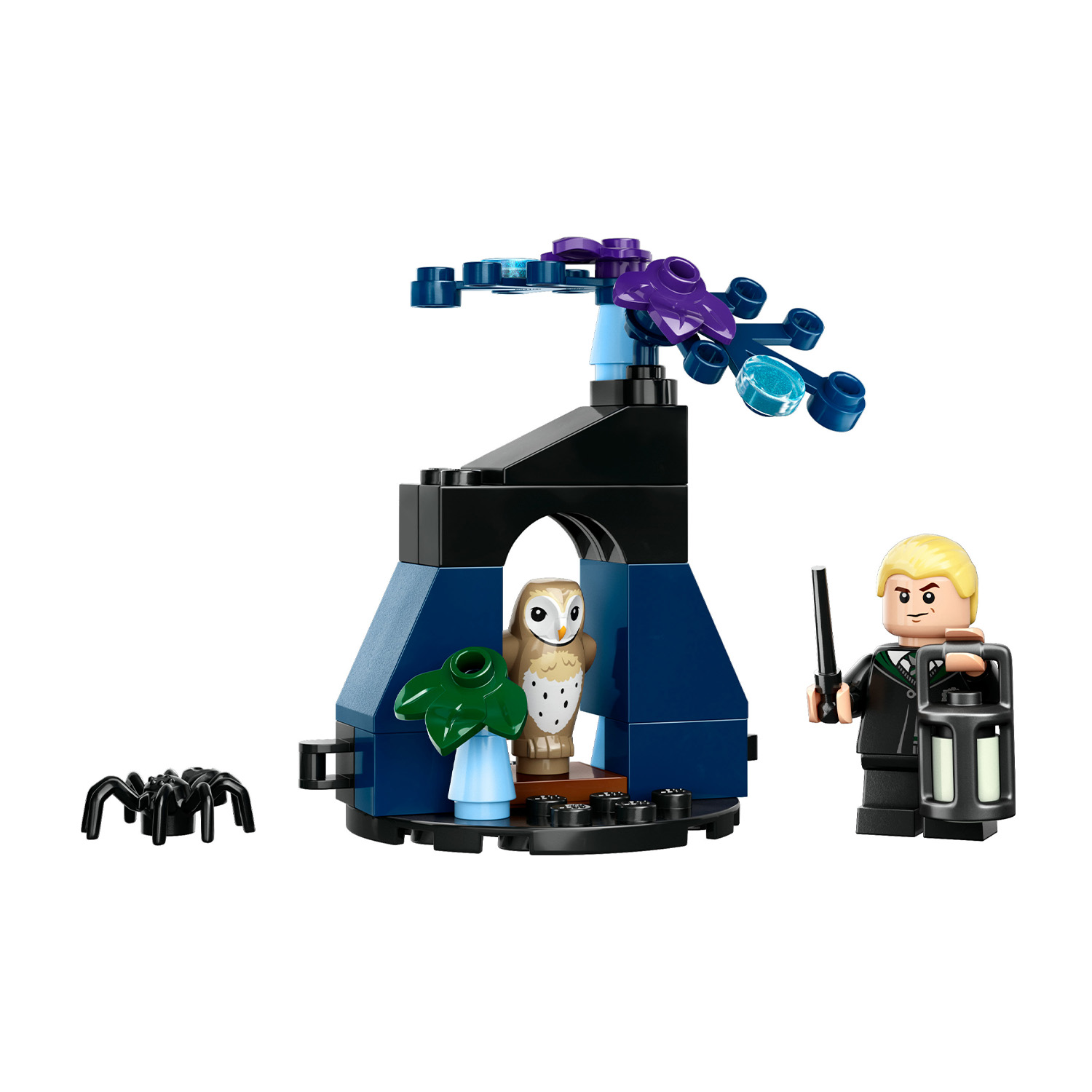Set Lego con un albero, un gufo, una figura di Harry Potter, un ragno e una struttura.