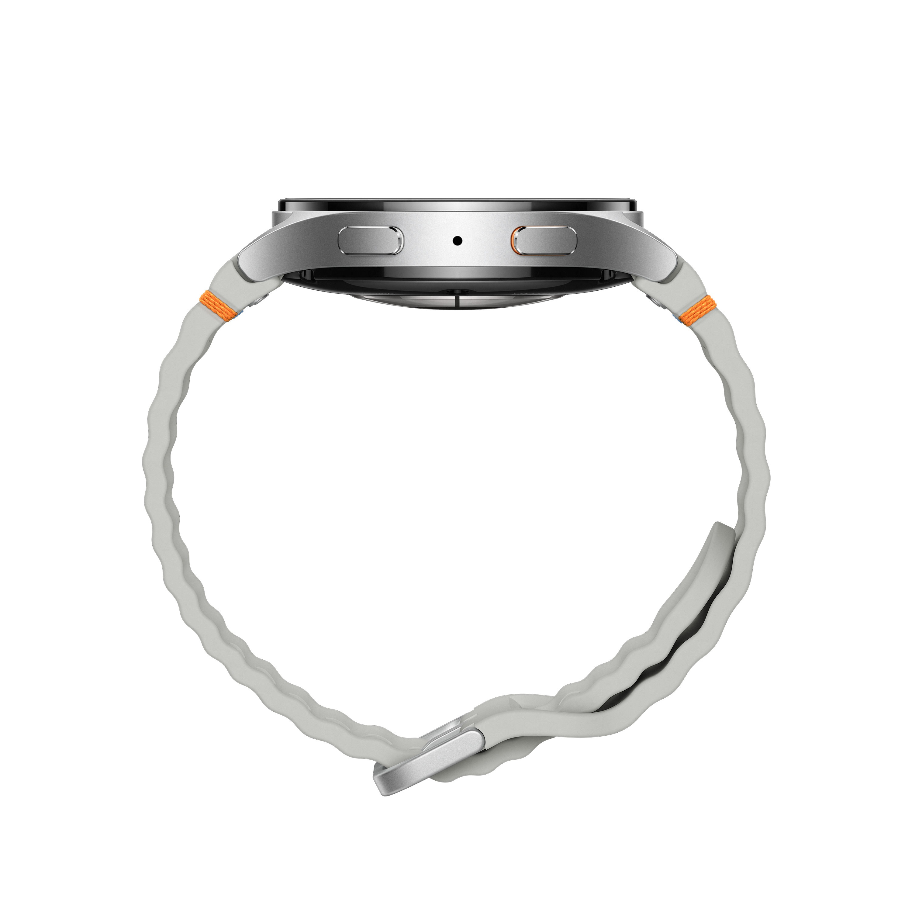 Srebrny smartwatch z szarym paskiem i pomarańczowymi akcentami. Widok z boku.