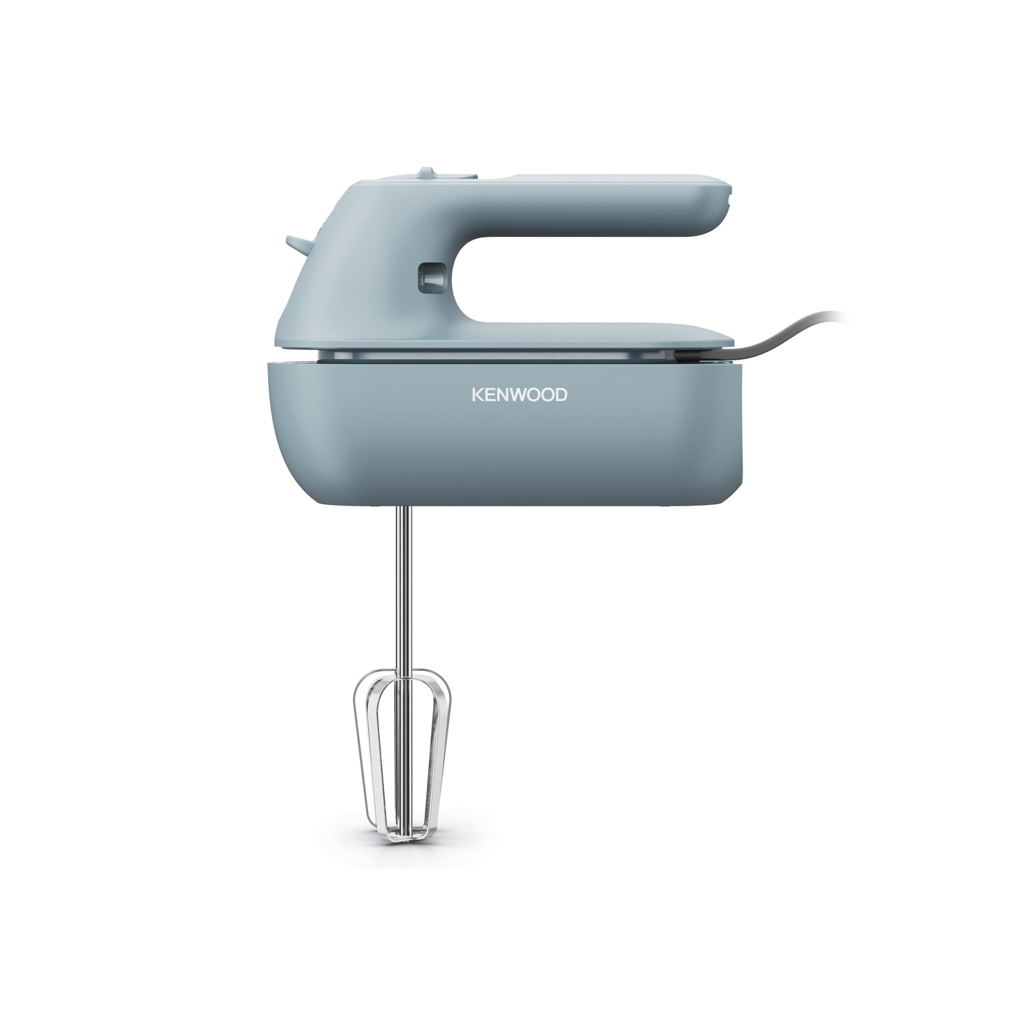 Lichtblauwe Kenwood handmixer. Garde bevestigd. Witte achtergrond, geïsoleerd.