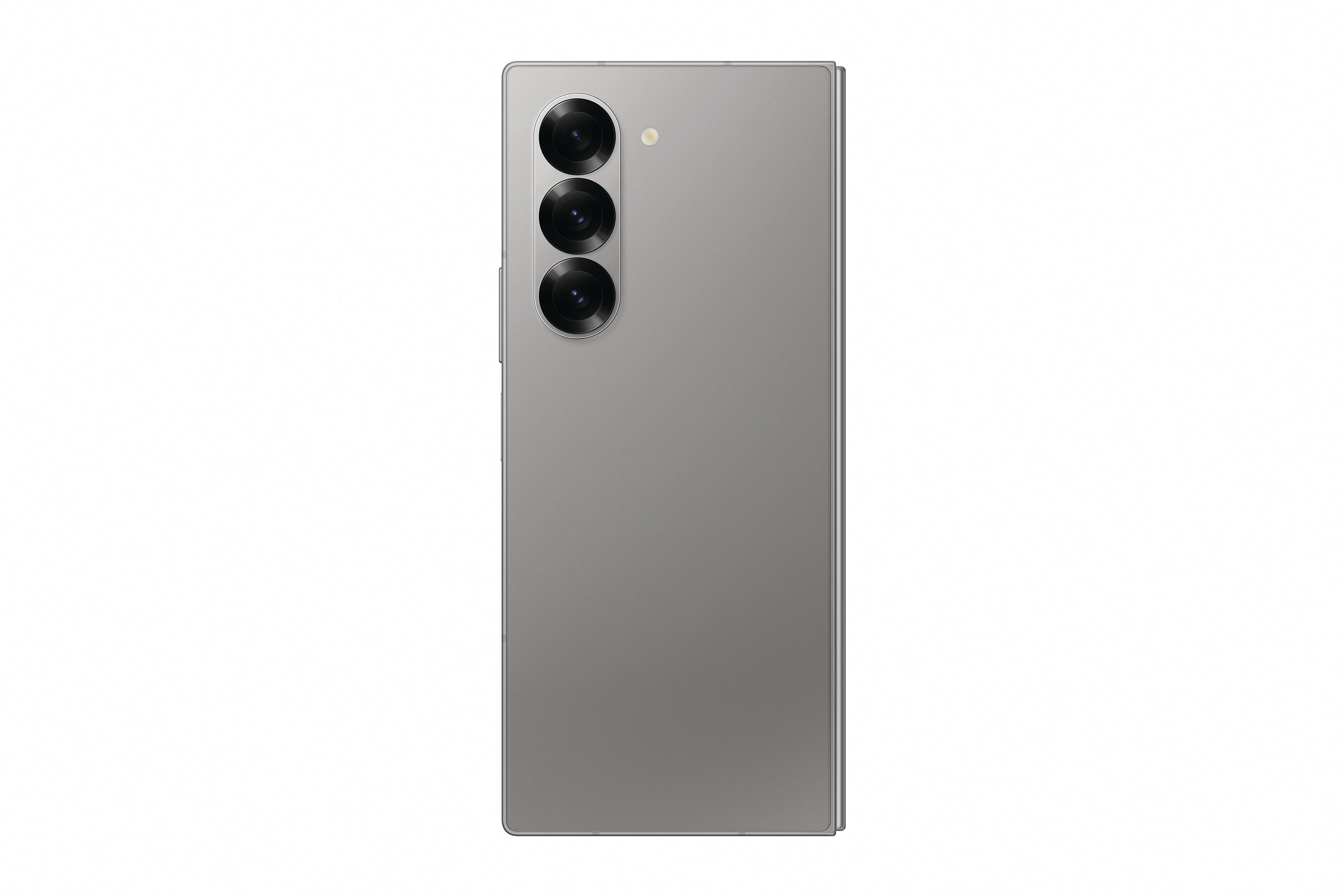 Ein graues Smartphone mit drei vertikalen Kameras auf der Rückseite, weißer Hintergrund.