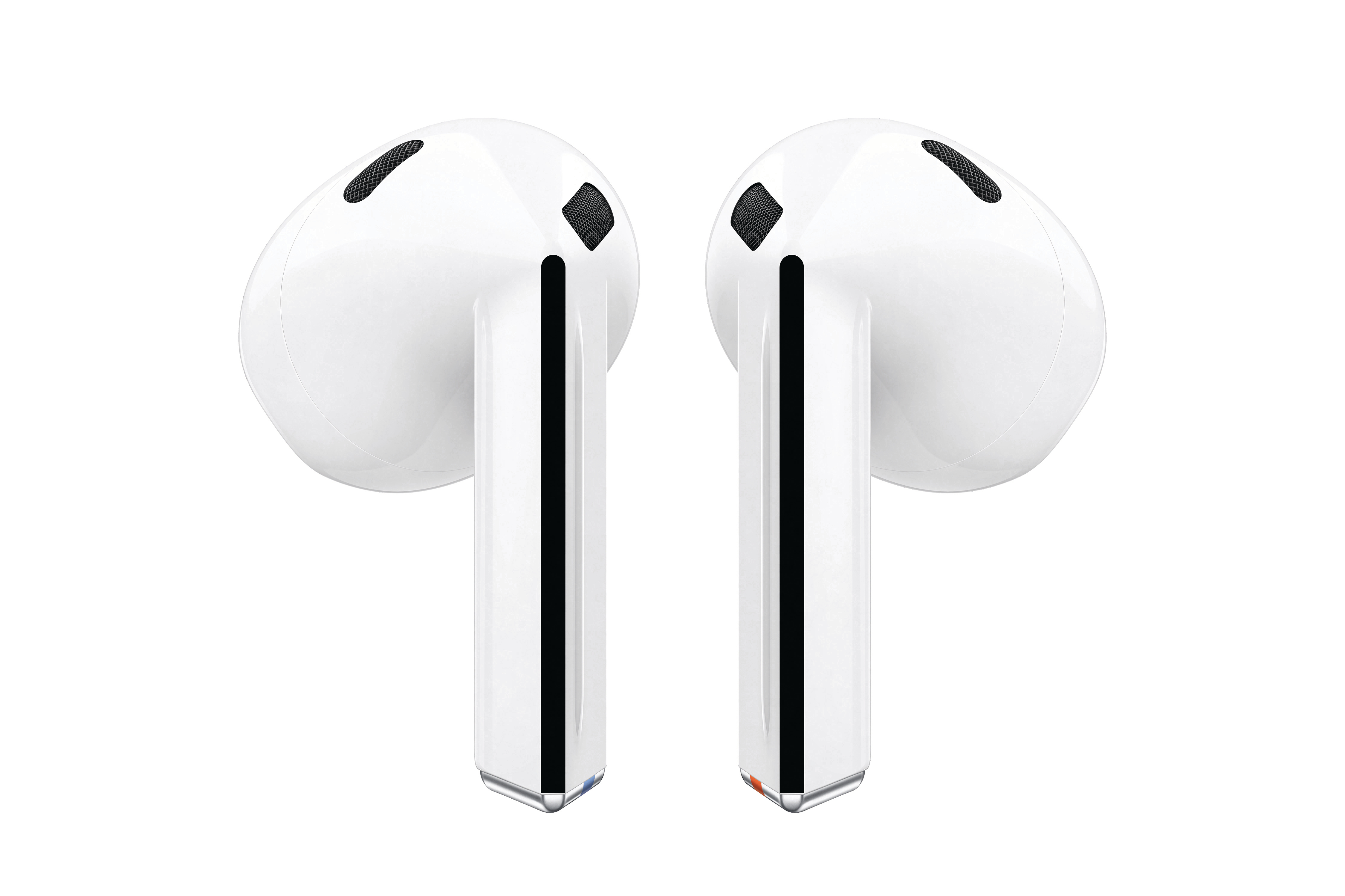 Zwei weiße Ohrhörer mit schwarzen Akzenten, zum Betrachter geneigt, vor weißem Hintergrund.