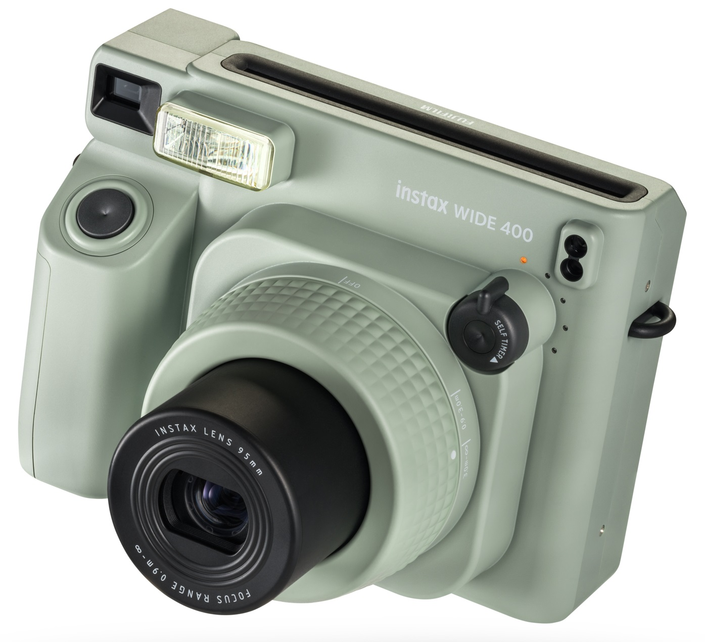 Zielony aparat instax wide 400 z lampą błyskową i czarnym obiektywem, na białym tle.