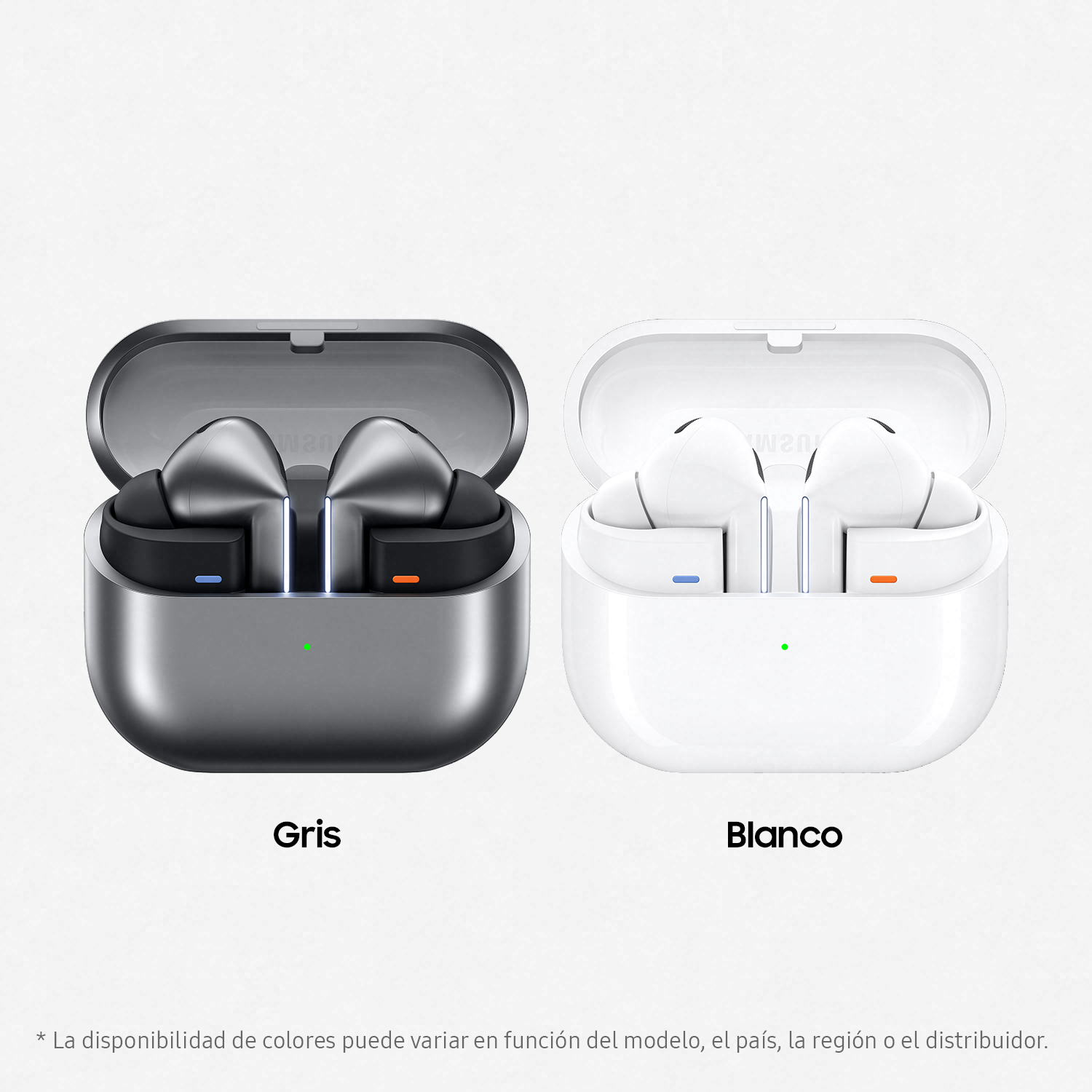 Dos juegos de auriculares en estuches de carga, gris y blanco.