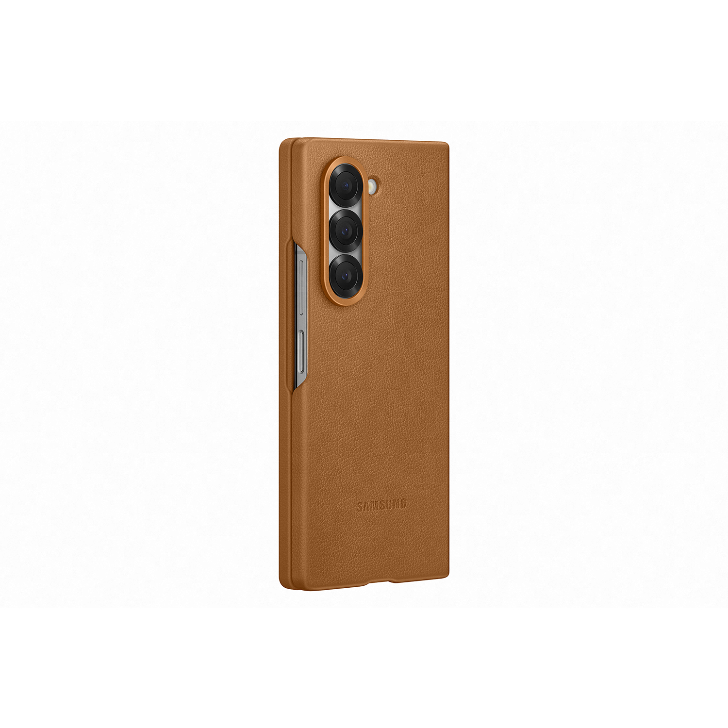 Una funda marrón con tres lentes de cámara, una tira de metal y el logo de Samsung.