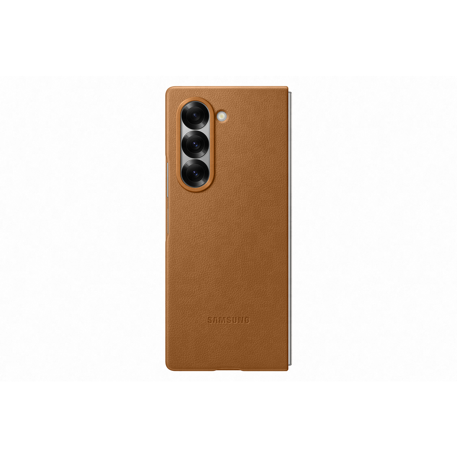 Una funda de cuero marrón para teléfono con tres lentes de cámara. El teléfono está plegado.