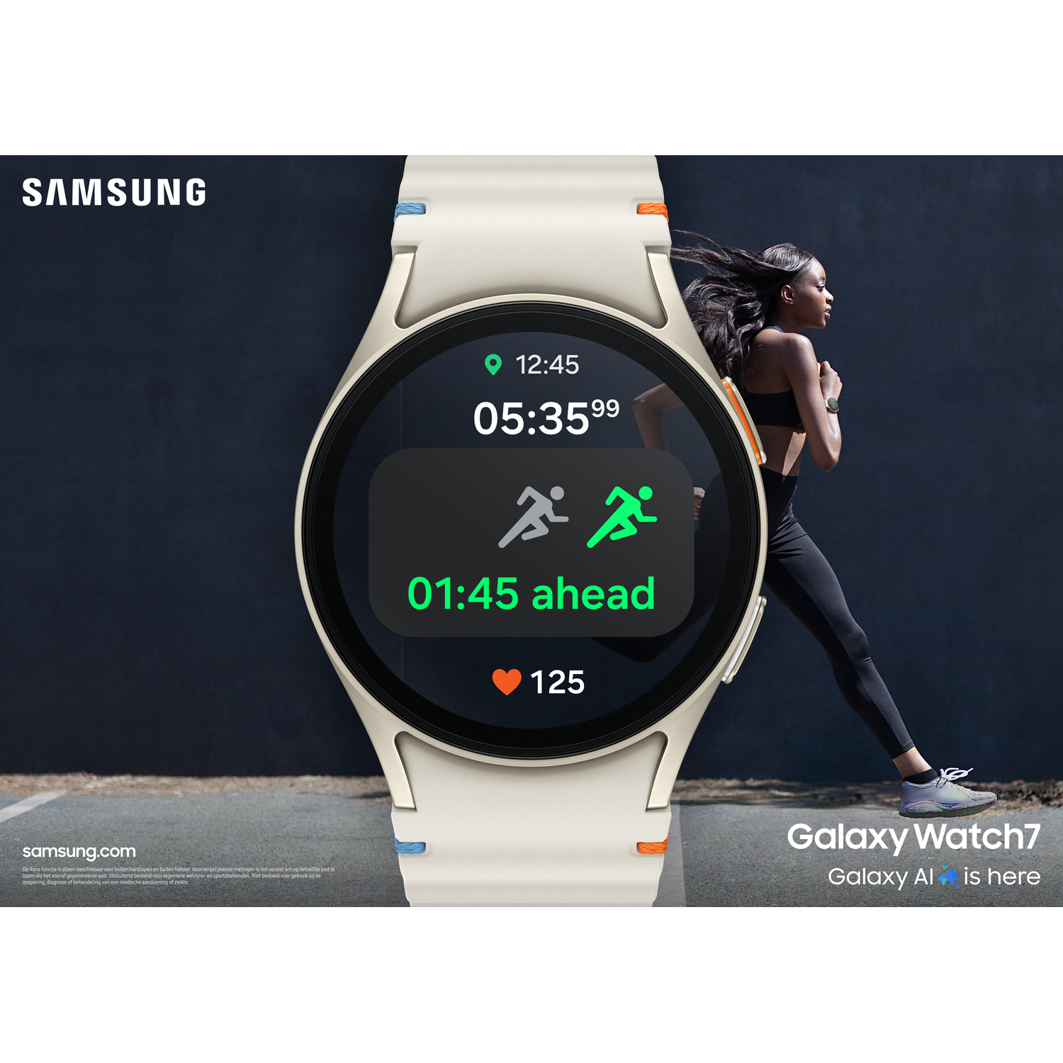 Samsung Galaxy Watch7 om een pols met een vrouw die op de achtergrond rent. Het horloge toont tijd en statistieken.