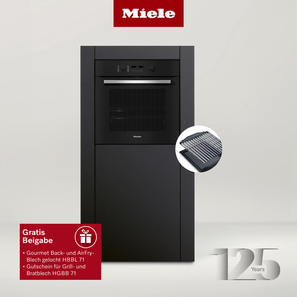 Schwarzer Einbaubackofen mit Grill und Geschenkbox, mit dem Miele-Logo.