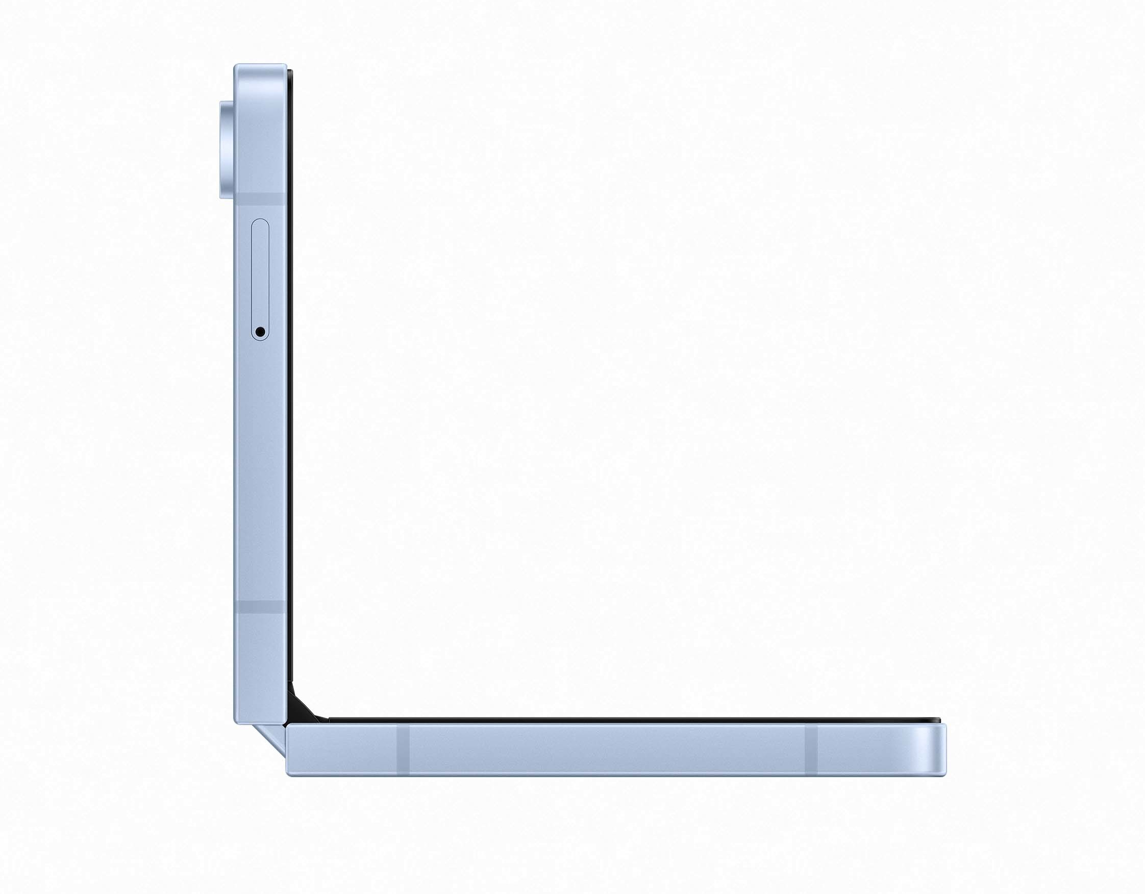 Jasnoniebieski, złożony telefon, widok z boku, białe tło.