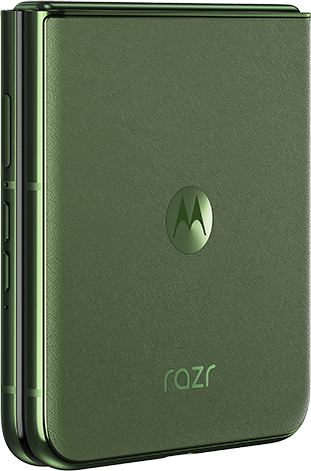 Összecsukott zöld okostelefon Motorola logóval. A telefon össze van csukva.