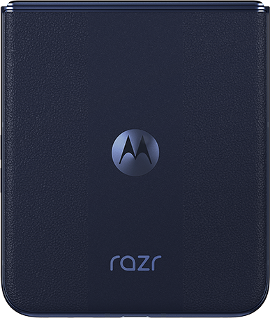 Zárt sötétkék Motorola Razr telefon Motorola logóval és Razr szöveggel.