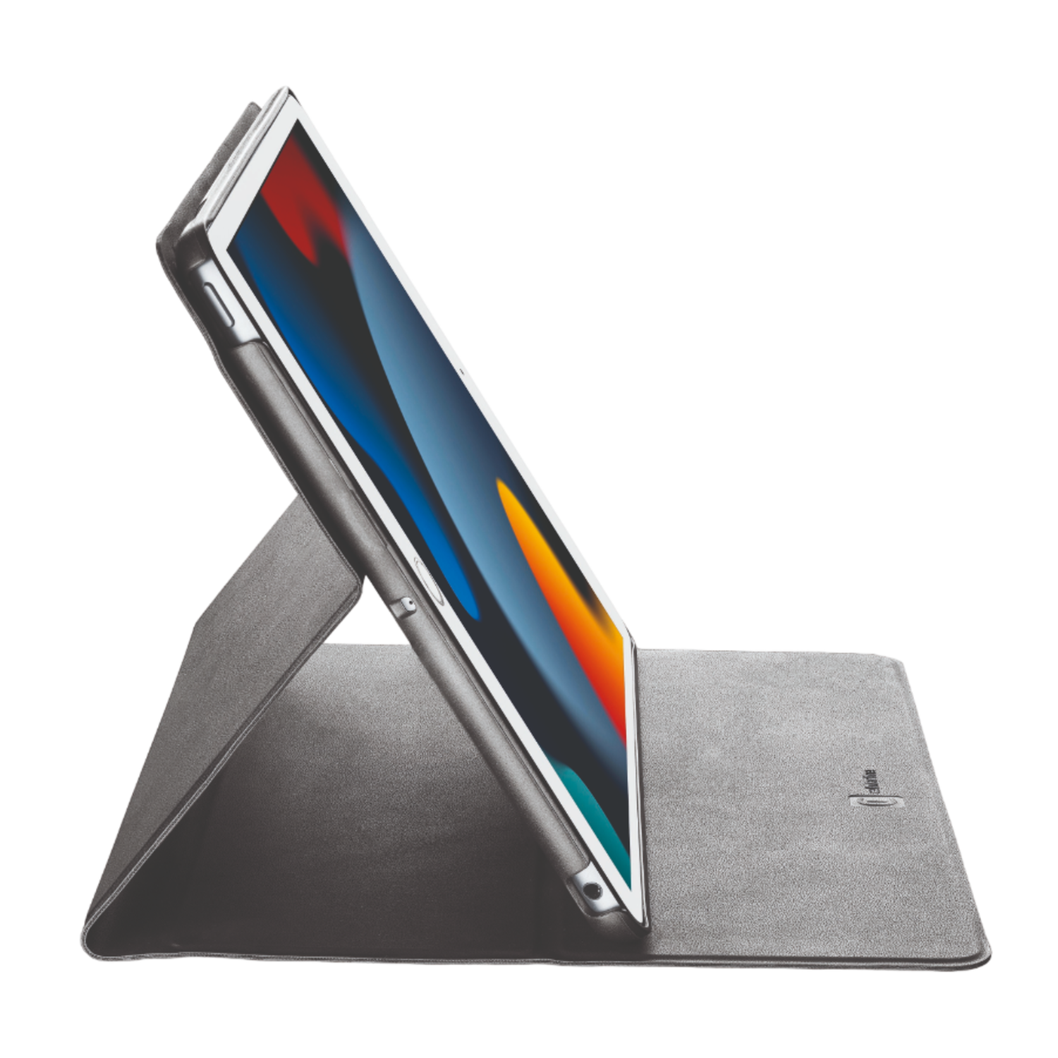 Een tablet in een grijze hoes, opgezet, met het scherm zichtbaar.
