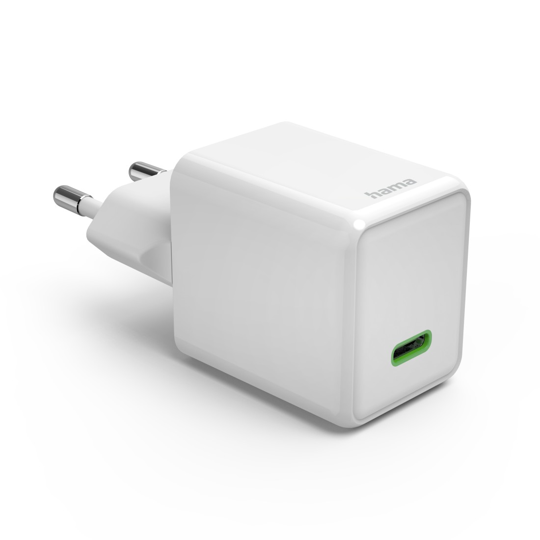 Weißes Hama-Ladegerät mit grünem USB-C-Anschluss. Schräge Ansicht.