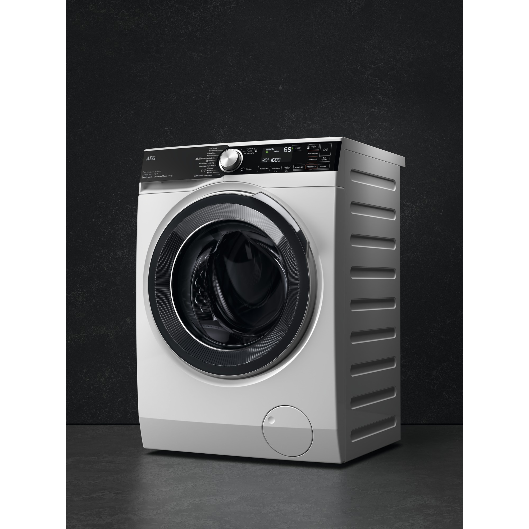 Eine weiße AEG Waschmaschine mit schwarzem Bedienfeld und runder Tür.