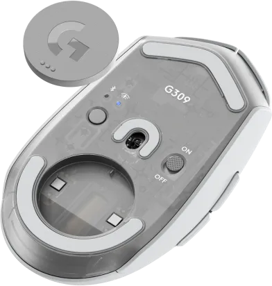 Egy Logitech egér alja. Érzékelőt, be/ki kapcsolót és gombokat mutat.
