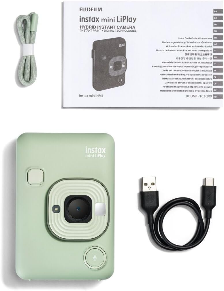 Una cámara Instax Mini LiPlay verde y accesorios.