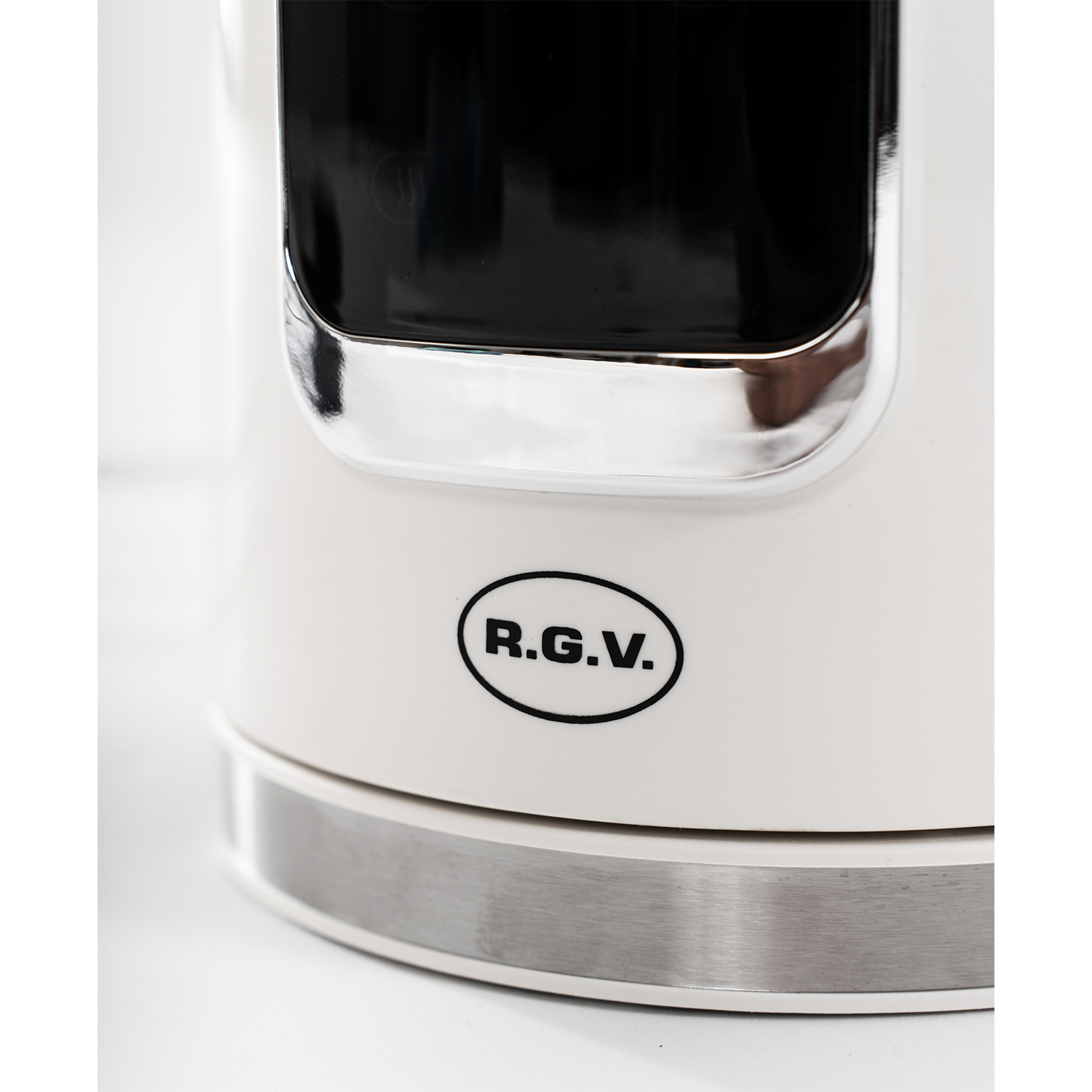 Bollitore elettrico bianco con parte superiore nera, dettagli cromati e logo R.G.V.