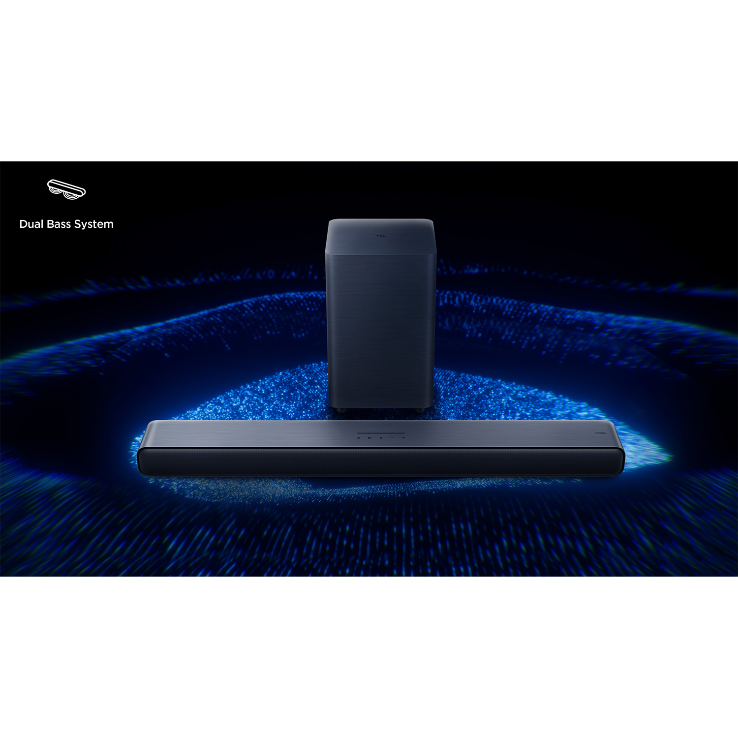 Un sistema audio blu scuro con soundbar e subwoofer su sfondo blu luminoso.