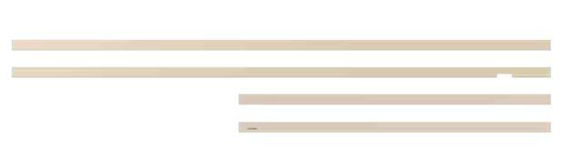 Beige Holzbretter unterschiedlicher Länge.