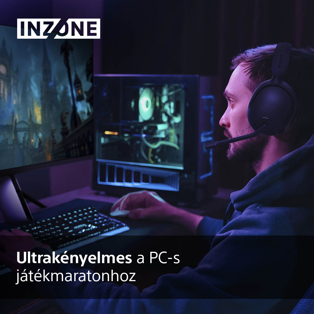 Egy személy headset-tel és PC-vel játszik; a szoba lila és kék világítással rendelkezik.
