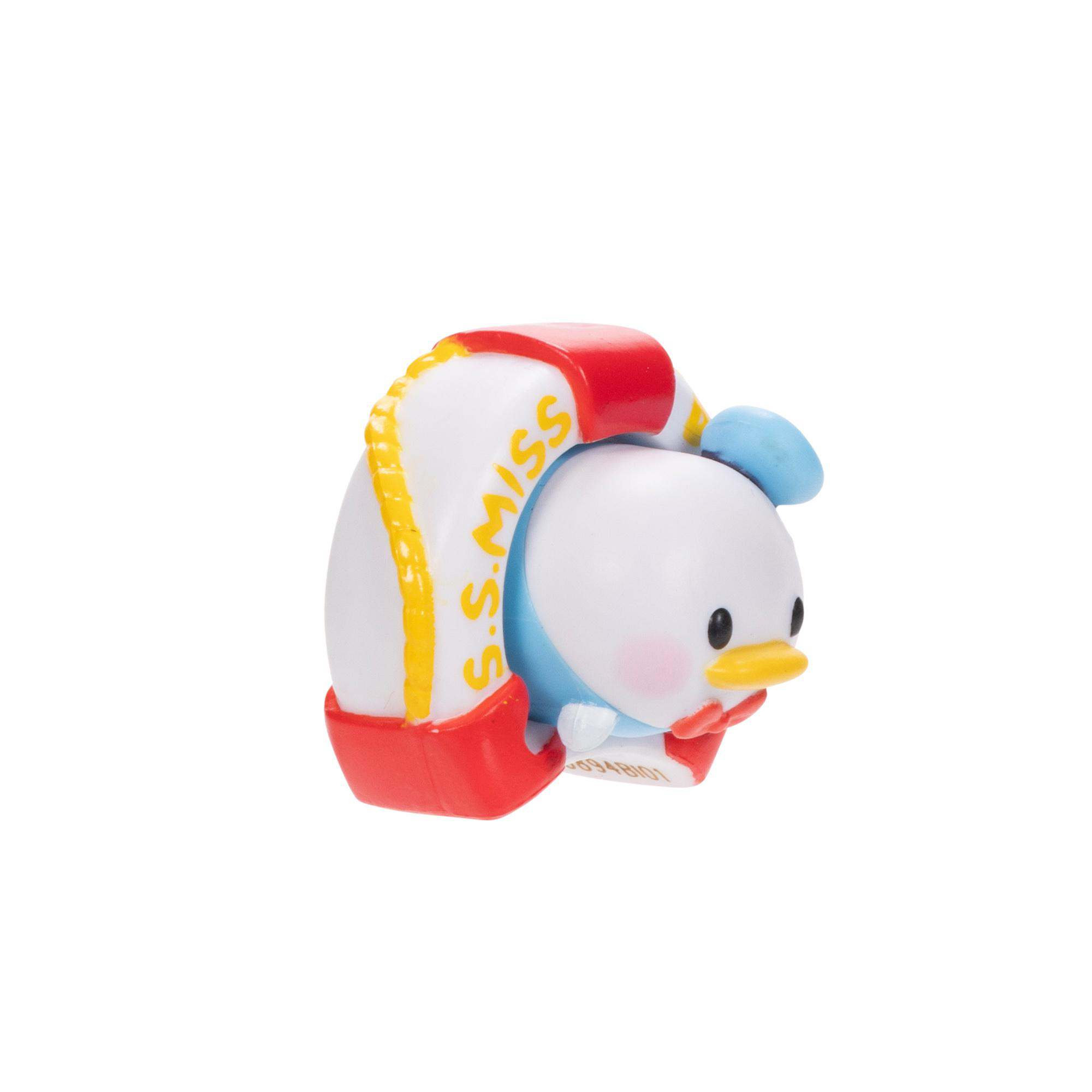 Eine Cartoonfigur in einer Rettungsweste. Die Figur ist weiß mit einem blauen Hut.