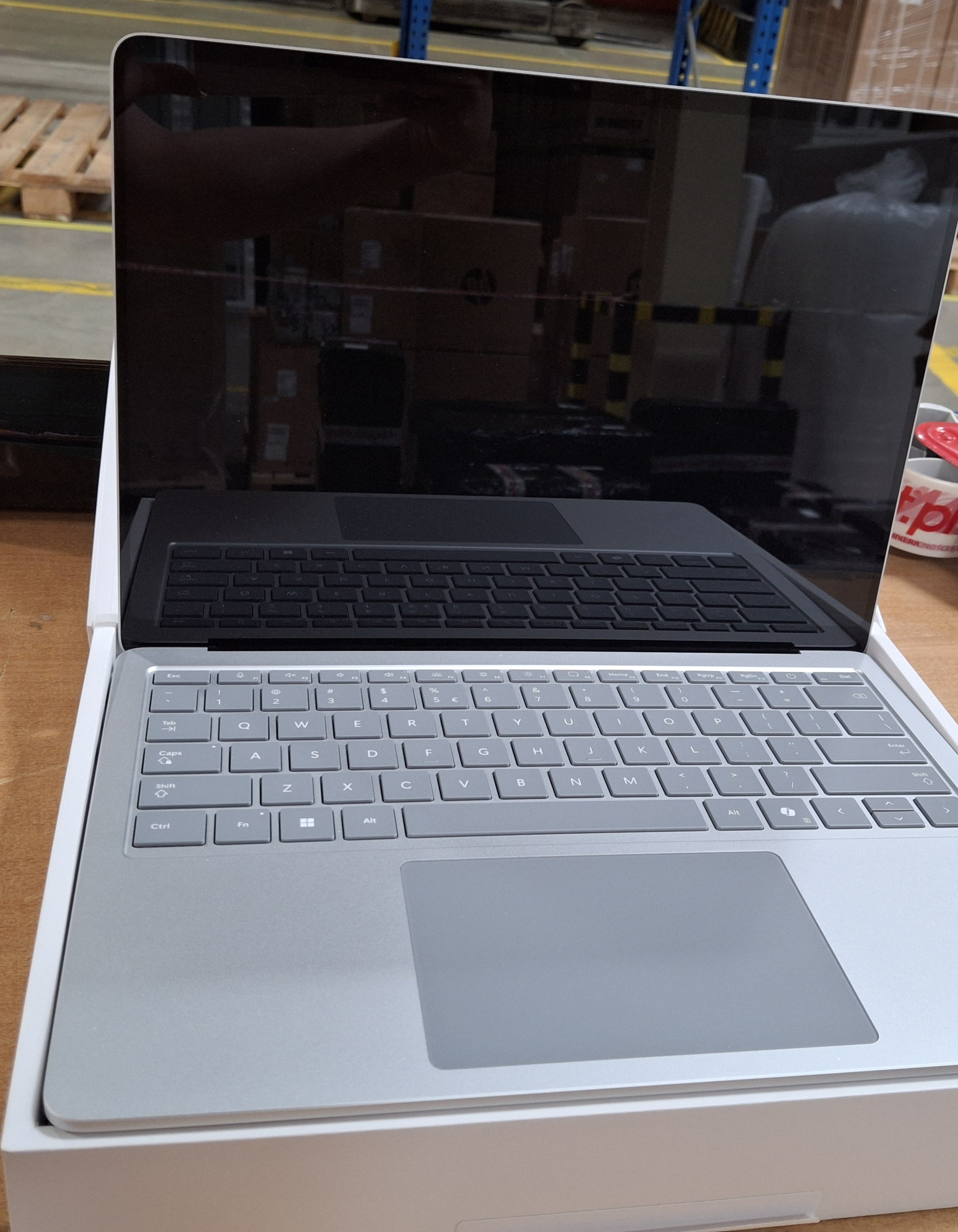 OUTLET - Laptop MICROSOFT Surface Laptop, Copilot+ PC, 7. edycja, 13.8 Snapdragon X Elite/16GB/512GB SSD Platynowy