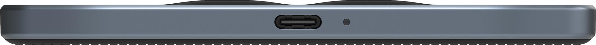 Nahaufnahme des Geräterands mit USB-C-Anschluss und anderen kleinen Details.