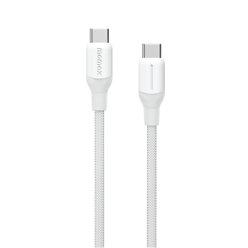 Siyah bir arka plan üzerinde, yan yana iki beyaz USB-C kablosu. Kabloların her iki ucu da görünür.