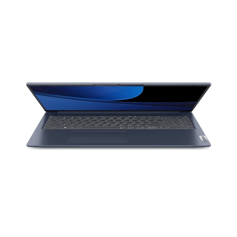 Laptop Lenovo, abierto, sobre fondo negro. La pantalla es azul oscuro, el teclado gris.