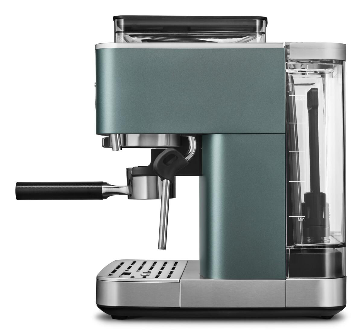 Espressomaschine, türkisfarben, Seitenansicht. Wassertank, Siebträger und Tropfschale sichtbar.