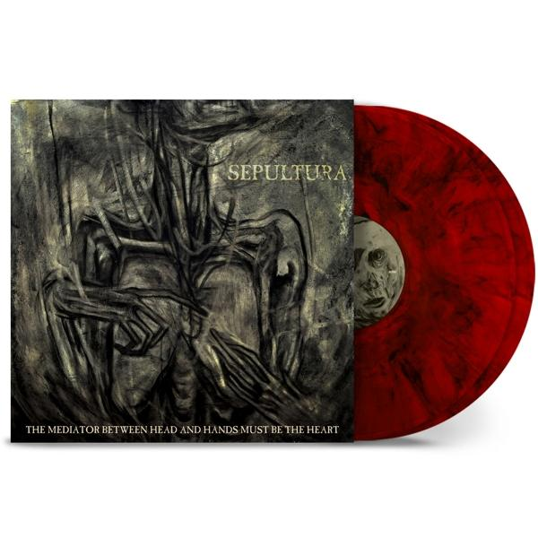 Sepultura albumhoes. Rood en zwart vinyl in een hoes met een geschetste figuur.