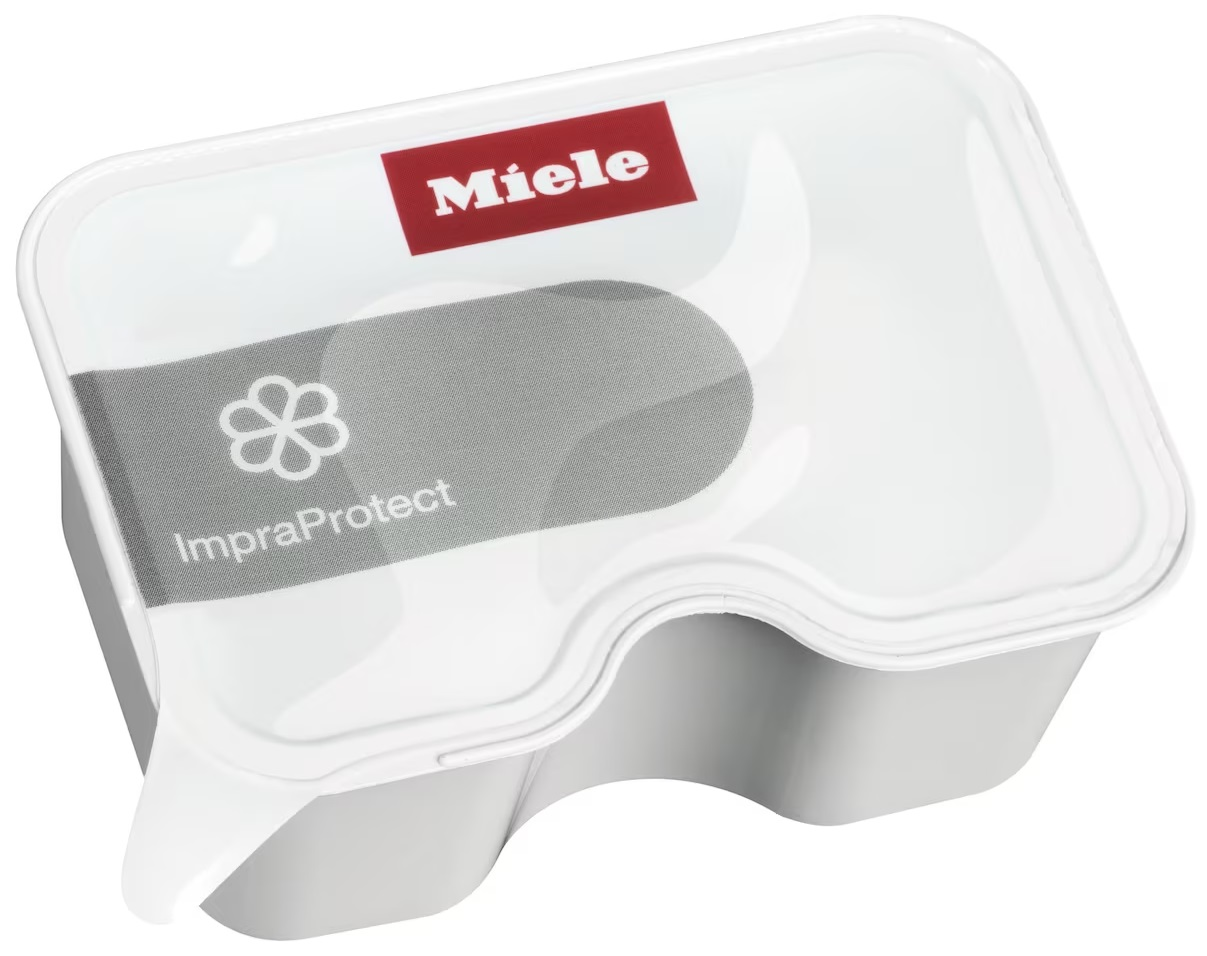 Biały pojemnik z logo Miele na pokrywie, na etykiecie napis 'ImpraProtect'.