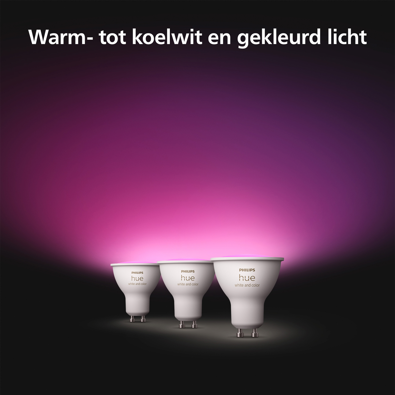 Drie Philips Hue slimme lampen met een roze en paarse gradiënt achtergrond.